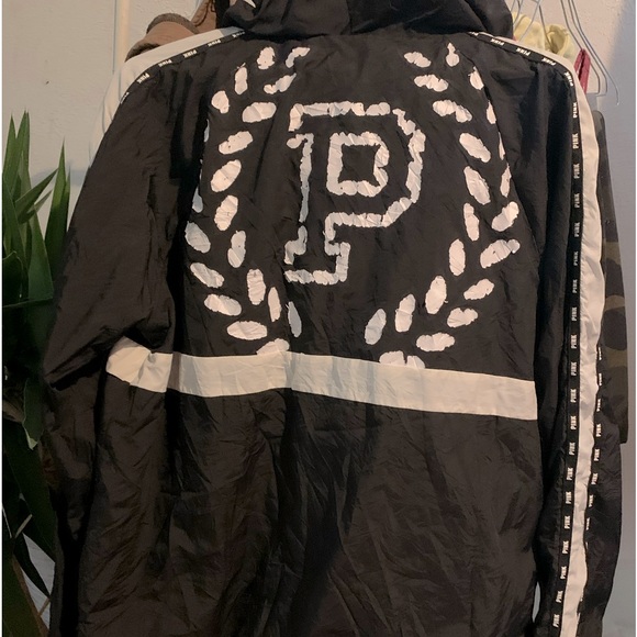 Victoria’s Secret PINK windbreaker - Picture 5 of 6